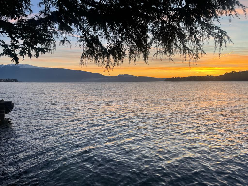 Blaue Stunde über dem Gardasee — Konzertabend am Vittoriale